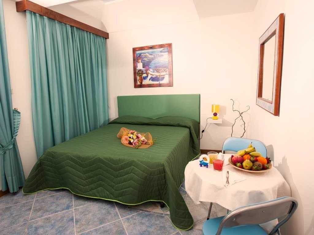 La Brezza B&B Isquia Habitación foto