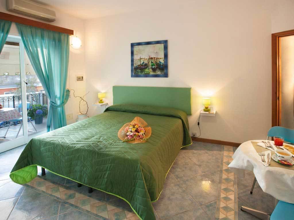 La Brezza B&B Isquia Habitación foto